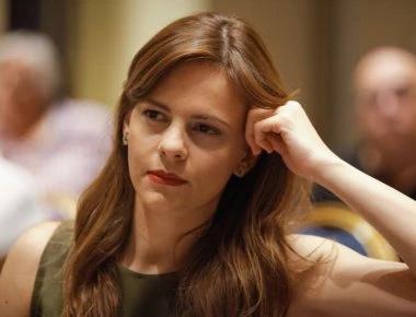 Η Έφη Αχτσιόγλου υπόσχεται: «Κορυφαία μας δέσμευση η αύξηση του κατώτατου μισθού»